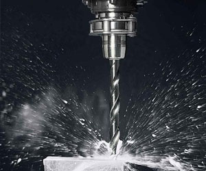 How many levels of precision can a lathe machining reach?