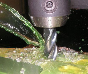 What cutting fluid is better for aluminum alloy machining? 