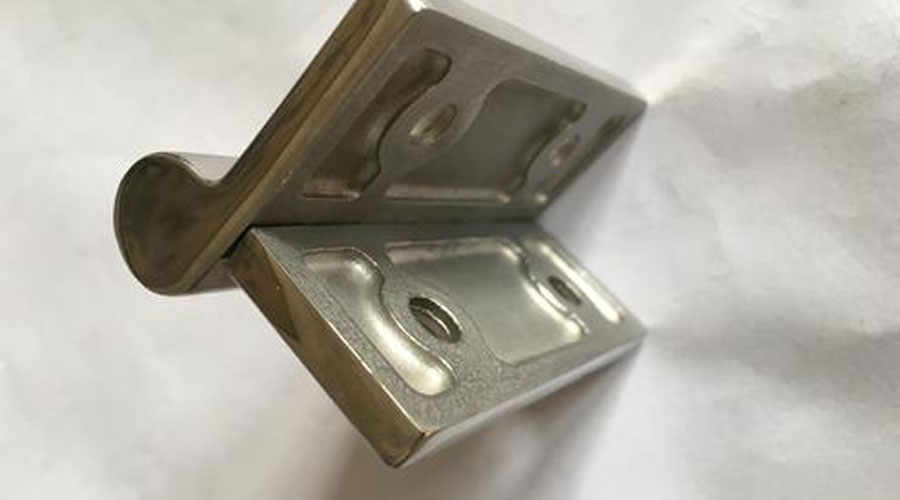 Cutting material method for difficult material